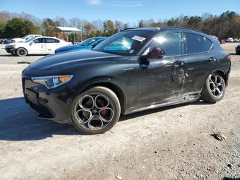 2022 Alfa Romeo Stelvio ZASPAKBN9N7D41256