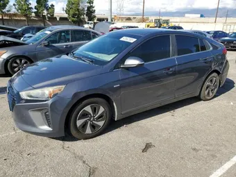 2018 Hyundai Ioniq Hybrid KMHC75LC2JU073081