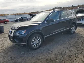 2016 Volkswagen Touareg WVGEF9BP7GD006511