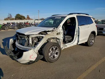 2022 Honda Passport 5FNYF8H69NB008616