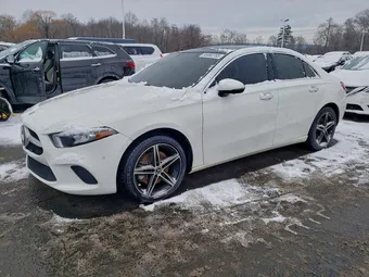 2019 Mercedes-Benz A-Class WDD3G4FB6KW020493