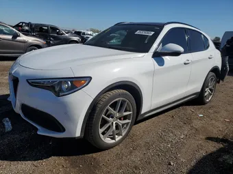 2018 Alfa Romeo Stelvio ZASFAKNN7J7B90323