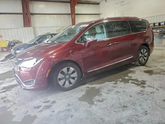 2018 Chrysler Pacifica Hybrid 2C4RC1N71JR144884