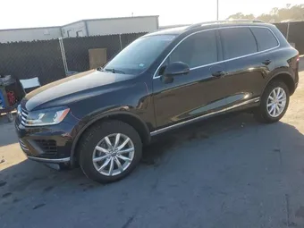 2016 Volkswagen Touareg WVGEF9BPXGD008673