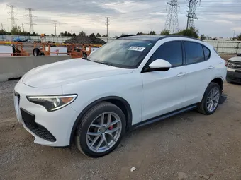 2018 Alfa Romeo Stelvio ZASFAKPN4J7C00609