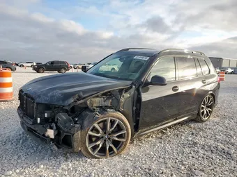 2021 BMW X7 5UXCX6C0XM9E86102