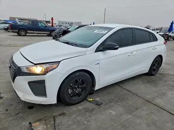 2018 Hyundai Ioniq Hybrid KMHC65LC1JU103870