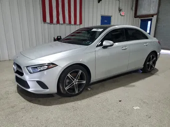2019 Mercedes-Benz A-Class WDD3G4FB7KW005923