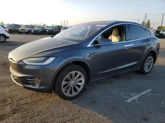 2016 Tesla Model X 5YJXCBE27GF028515