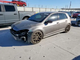 2016 Volkswagen Golf R WVWUF7AU9GW061347