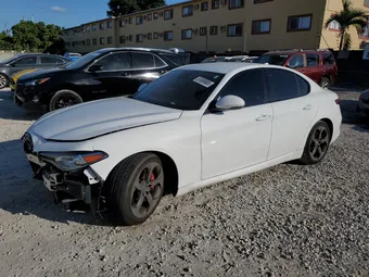 2017 Alfa Romeo Giulia ZARFAEBN3H7555143