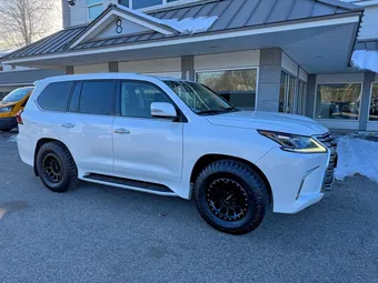 2017 Lexus LX570 JTJHY7AX5H4247578