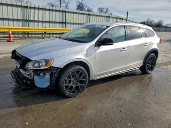 2017 Volvo V60 YV440MWKXH1035424