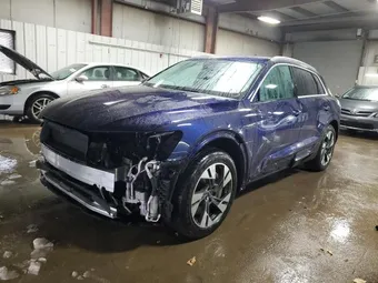 2022 Audi e-tron WA1AAAGE2NB019647