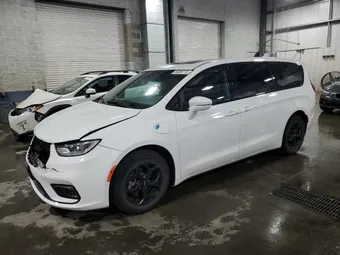 2022 Chrysler Pacifica Hybrid 2C4RC1S7XNR202971