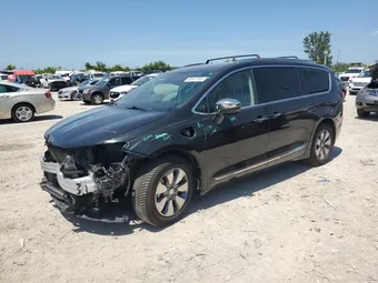2018 Chrysler Pacifica Hybrid 2C4RC1N79JR131154