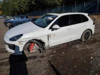 2016 Porsche Cayenne WP1AC2A20GLA89194