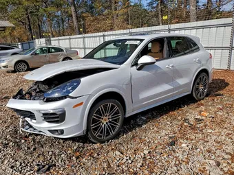 2016 Porsche Cayenne WP1AF2A23GKA40245