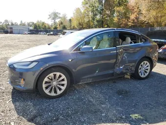 2020 Tesla Model X 5YJXCAE22LF243532