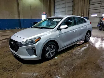 2017 Hyundai Ioniq Hybrid KMHC75LC2HU020827