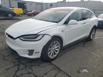 2016 Tesla Model X 5YJXCBE24GF015818