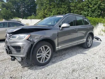 2016 Volkswagen Touareg WVGEP9BPXGD002689