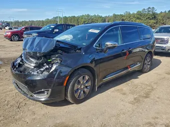 2020 Chrysler Pacifica Hybrid 2C4RC1N73LR133422