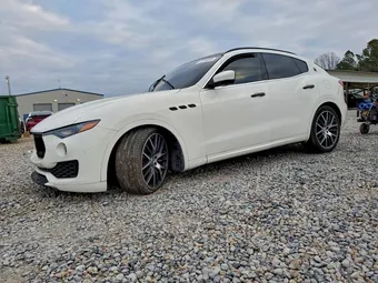 2017 Maserati Levante ZN661XUS2HX226974