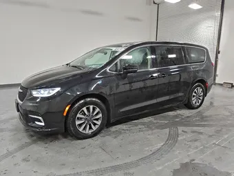 2023 Chrysler Pacifica Hybrid 2C4RC1L7XPR558788