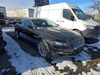 2017 Jaguar XJ SAJXJ1GD4H8W12629