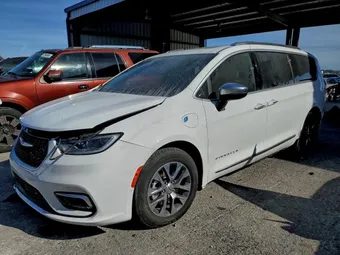 2023 Chrysler Pacifica Hybrid 2C4RC1N77PR500277