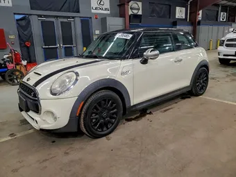2015 Mini Cooper WMWXP7C55F2A35642