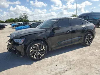 2024 Audi Q8 e-tron WA1CAAGE8RB049783
