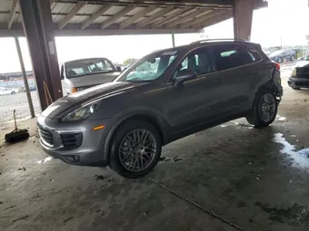 2017 Porsche Cayenne WP1AB2A29HLA52696