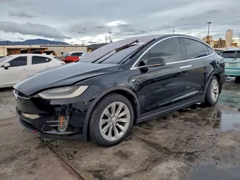 2019 Tesla Model X 5YJXCAE27KF215045