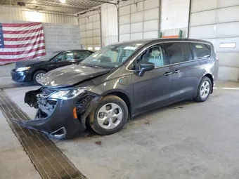2018 Chrysler Pacifica Hybrid 2C4RC1H78JR164576