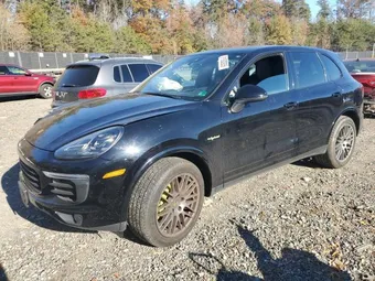 2017 Porsche Cayenne WP1AE2A24HLA71664