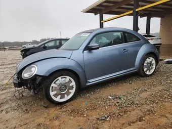 2019 Volkswagen Beetle 3VWFD7AT9KM712195