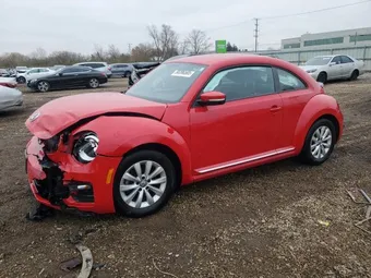 2019 Volkswagen Beetle 3VWFD7AT2KM720378