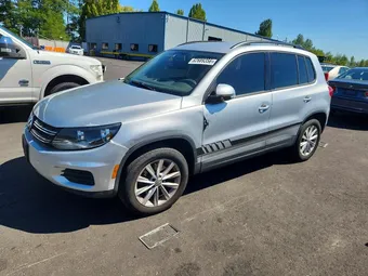 2017 Volkswagen Tiguan WVGBV7AX2HK051719