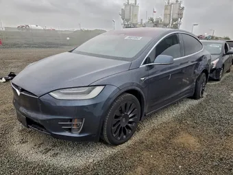2020 Tesla Model X 5YJXCAE27LF305667