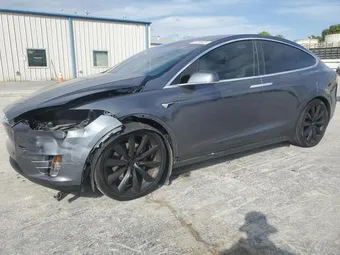 2020 Tesla Model X 5YJXCBE22LF219494