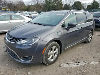 2018 Chrysler Pacifica Hybrid 2C4RC1L73JR143223