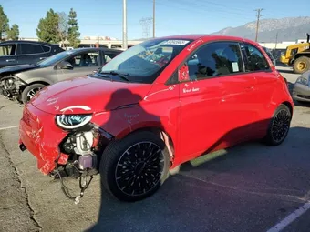 2024 Fiat 500e ZFAFFAA47RX213815