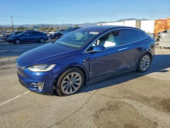 2018 Tesla Model X 5YJXCBE23JF142681