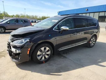 2018 Chrysler Pacifica Hybrid 2C4RC1N70JR169646