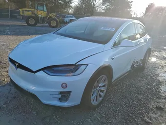 2018 Tesla Model X 5YJXCBE21JF133753