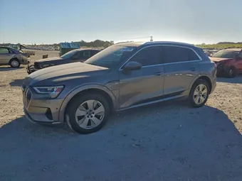 2019 Audi e-tron WA1LAAGE3KB019662