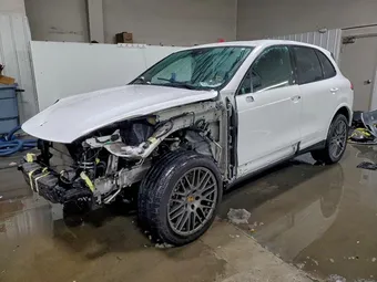 2017 Porsche Cayenne WP1AA2A25HKA90726