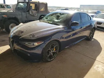 2018 Alfa Romeo Giulia ZARFAEEN0J7567414